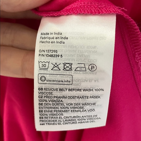 H&M Long Sleeve Split Neck Belted Maxi Dress Barbiecore Barbie Pink Size M NWT - Picture 12 of 12